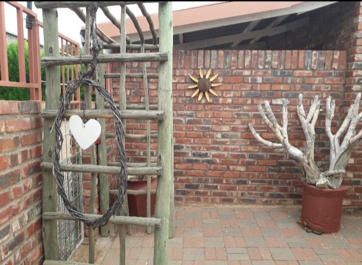4 Bedroom Property for Sale in Kakamas Northern Cape